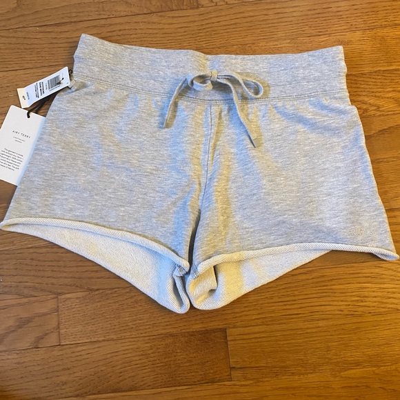 NWT aritzia sweat shorts - Picture 1 of 5